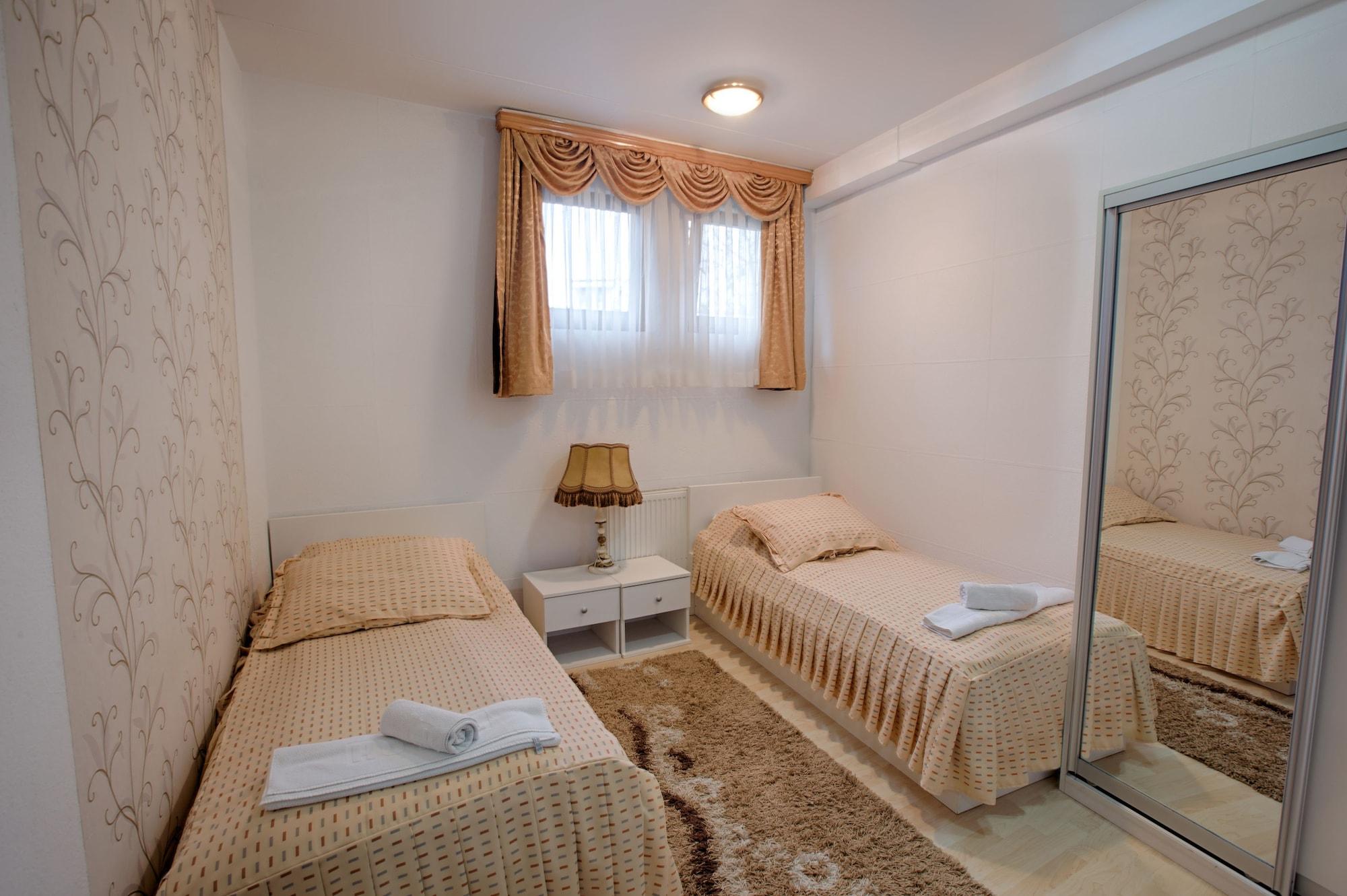 Herc Hotel 3*