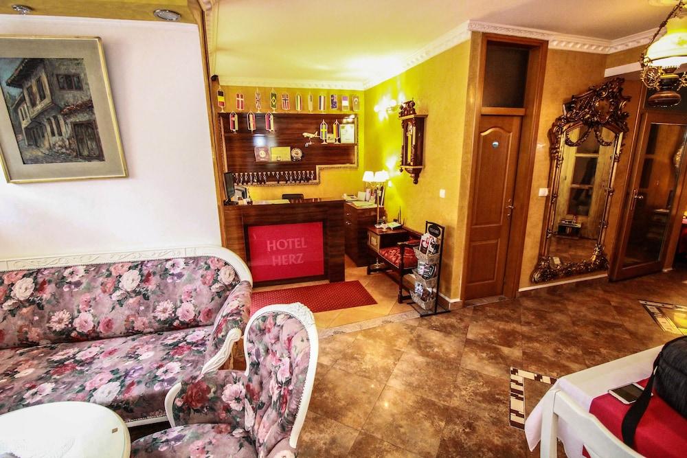 Hotel Herc 3*